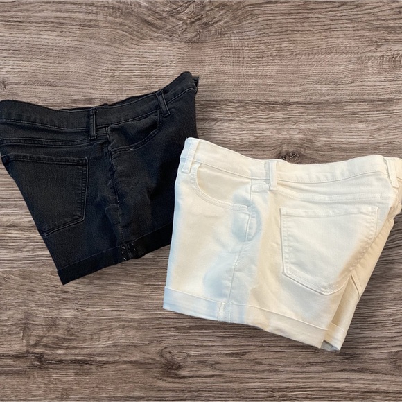 2 Pair Old Navy‎ Cuffed Wow Shorts Size 6 Washed Black & Bright White - Picture 11 of 14